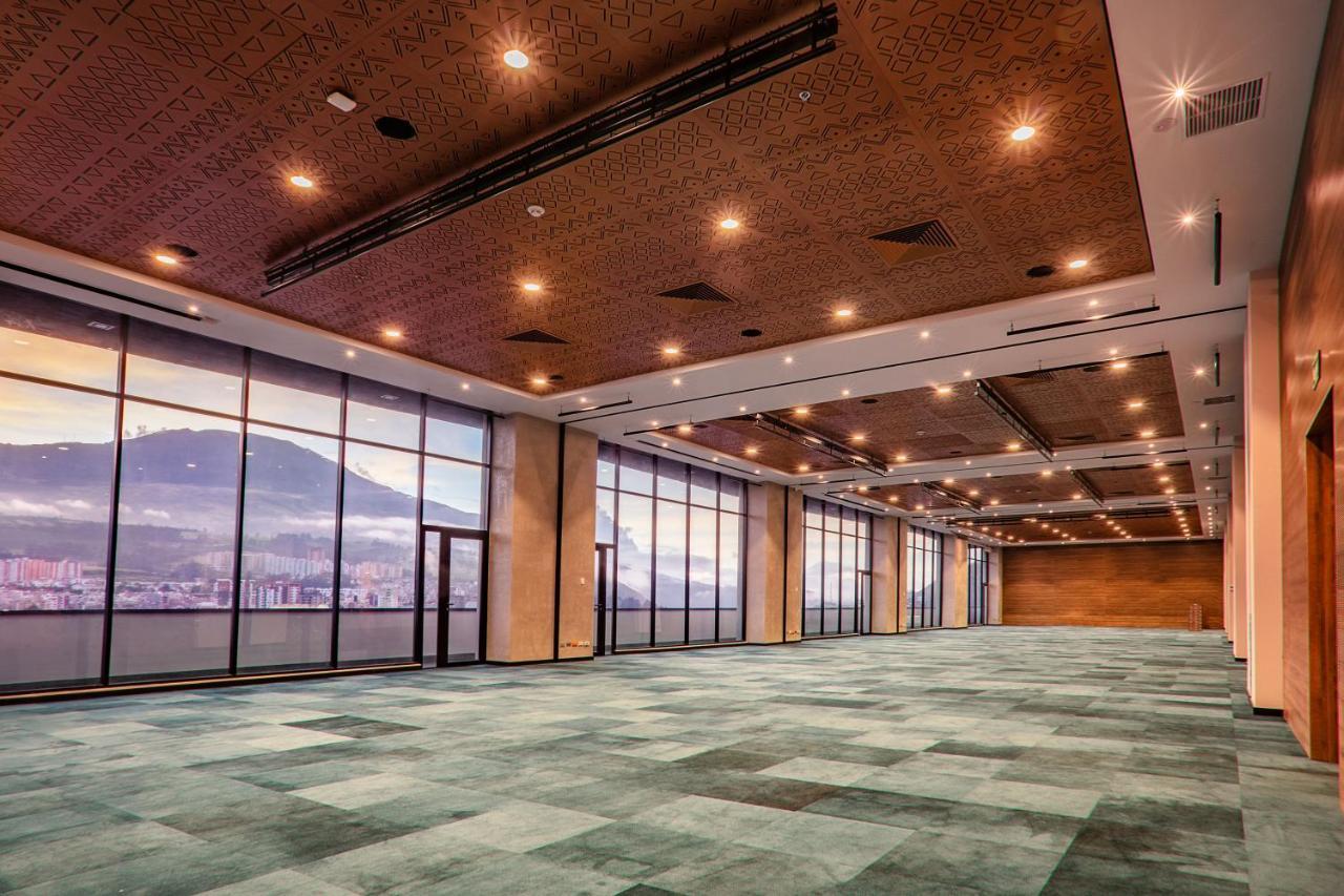 Hotel V1501 Pasto Exterior foto The interior of the convention centre